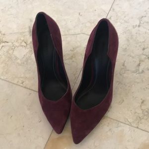 Kendall + Kylie velvet pumps